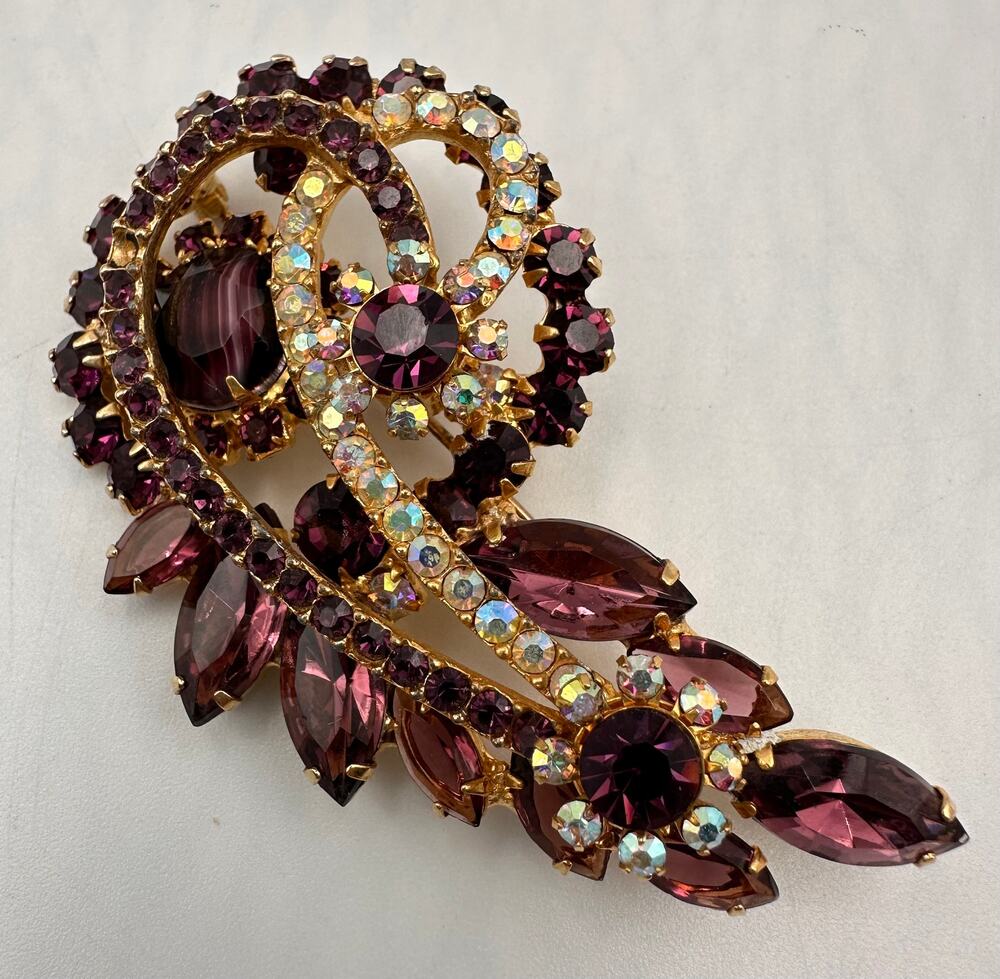 DeLizza & Elster Juliana Amethyst Purple Givre Aurora Borealis AB 1960s Brooch